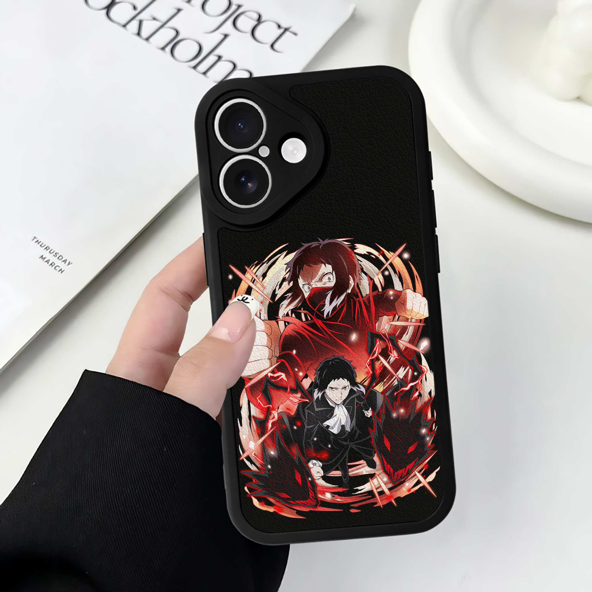 （画像用） 文豪ストレイドッグス Bungo Stray Dogs 【iPhone 16シリーズ対応】シリコンスマホケース（レザー調） 材質：シリコン